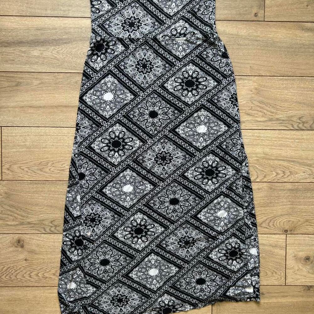 Y2k fold over black and white skirt